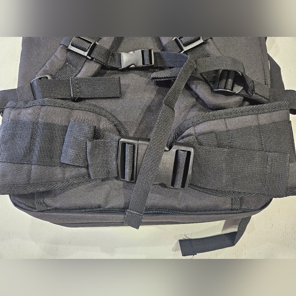 Sandpiper of California Black Military Mens Hiking Bugout Bag NEW - Picture 9 of 16